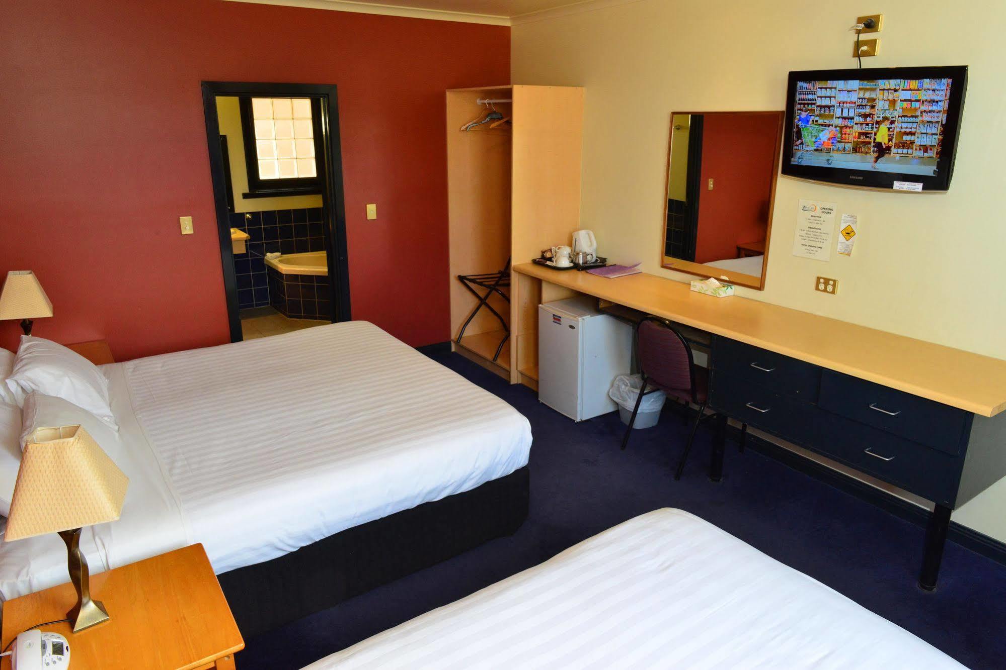 Waikerie Hotel Motel Экстерьер фото