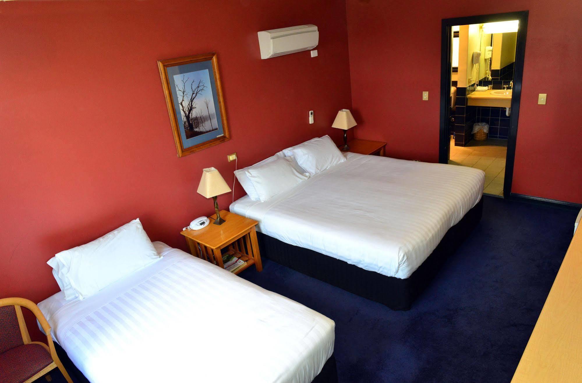 Waikerie Hotel Motel Экстерьер фото
